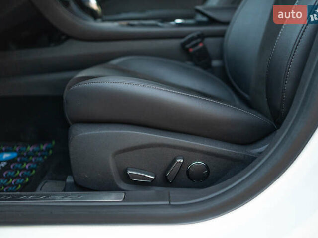 Белый Форд Мондео, объемом двигателя 2 л и пробегом 227 тыс. км за 14500 $, фото 44 на Automoto.ua