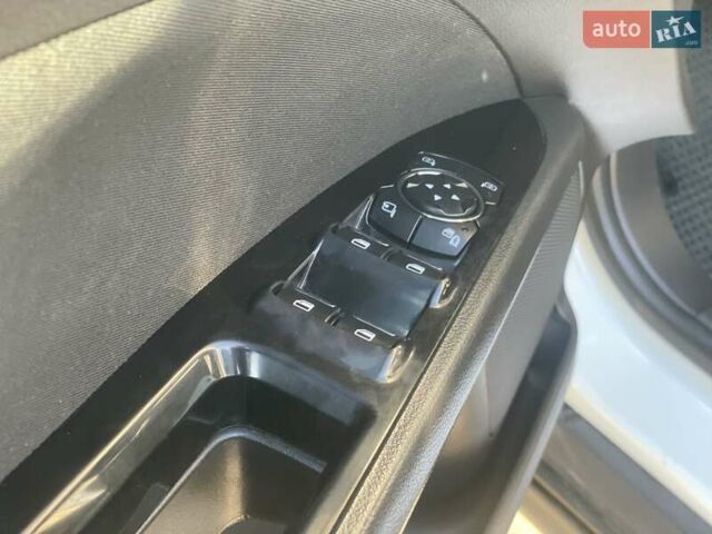 Белый Форд Мондео, объемом двигателя 2 л и пробегом 361 тыс. км за 12000 $, фото 34 на Automoto.ua