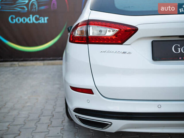 Белый Форд Мондео, объемом двигателя 2 л и пробегом 227 тыс. км за 14500 $, фото 19 на Automoto.ua