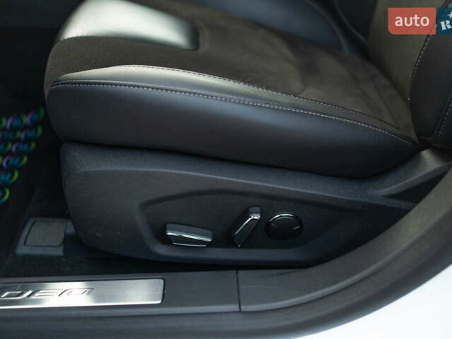 Белый Форд Мондео, объемом двигателя 2 л и пробегом 227 тыс. км за 14500 $, фото 52 на Automoto.ua