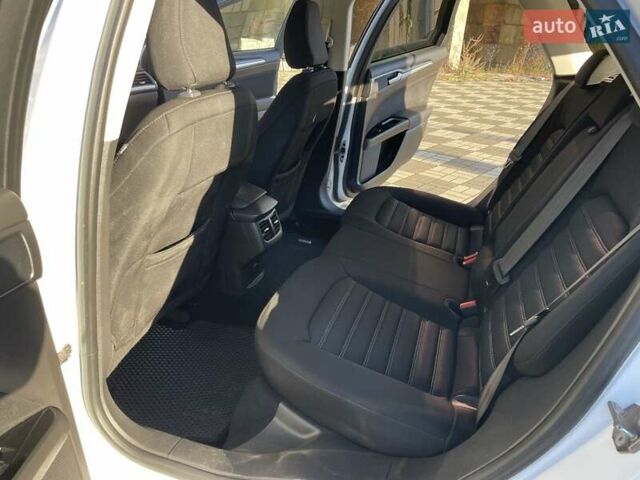 Белый Форд Мондео, объемом двигателя 2 л и пробегом 361 тыс. км за 12000 $, фото 36 на Automoto.ua