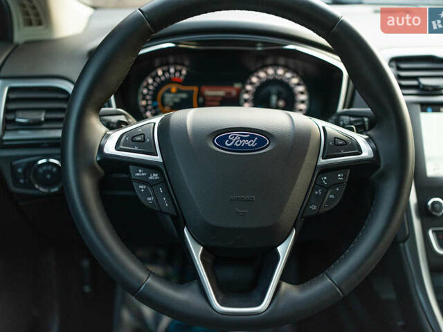 Белый Форд Мондео, объемом двигателя 2 л и пробегом 227 тыс. км за 14500 $, фото 60 на Automoto.ua