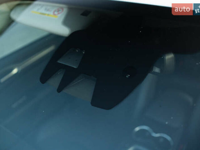 Белый Форд Мондео, объемом двигателя 2 л и пробегом 227 тыс. км за 14500 $, фото 36 на Automoto.ua