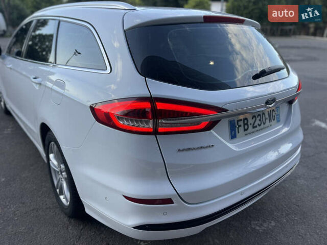 Белый Форд Мондео, объемом двигателя 2 л и пробегом 182 тыс. км за 14200 $, фото 7 на Automoto.ua