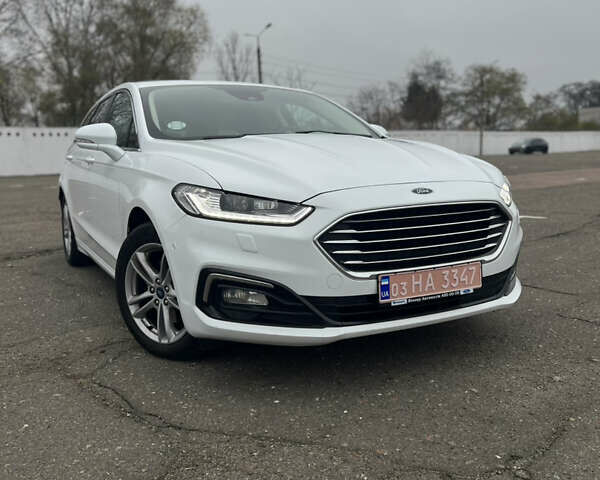 Белый Форд Мондео, объемом двигателя 2 л и пробегом 115 тыс. км за 17499 $, фото 3 на Automoto.ua