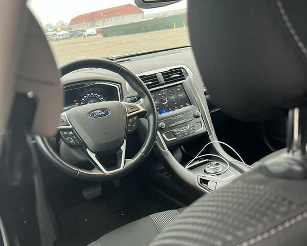 Белый Форд Мондео, объемом двигателя 2 л и пробегом 115 тыс. км за 17499 $, фото 12 на Automoto.ua