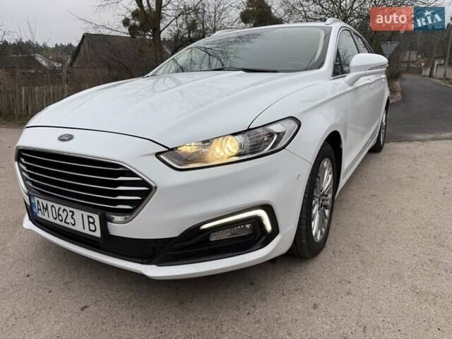 Білий Форд Мондео, об'ємом двигуна 2 л та пробігом 182 тис. км за 18500 $, фото 1 на Automoto.ua