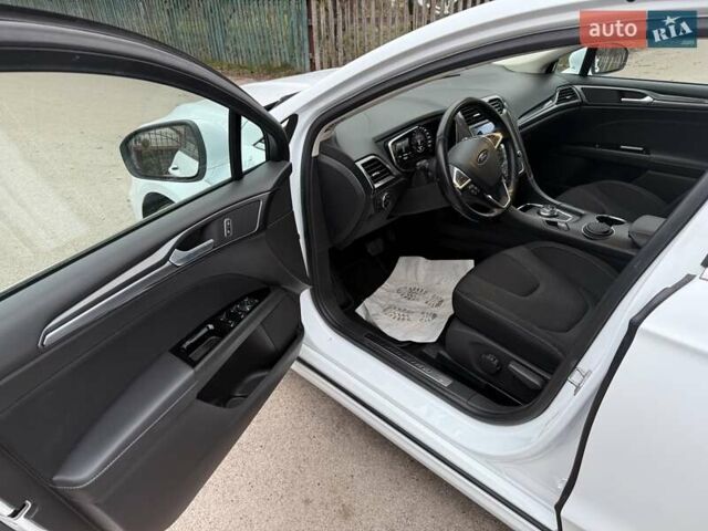 Білий Форд Мондео, об'ємом двигуна 2 л та пробігом 182 тис. км за 18500 $, фото 12 на Automoto.ua