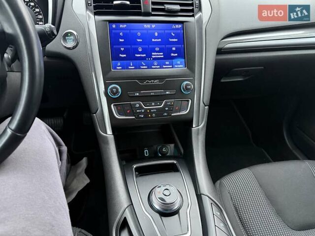 Білий Форд Мондео, об'ємом двигуна 2 л та пробігом 182 тис. км за 18500 $, фото 15 на Automoto.ua