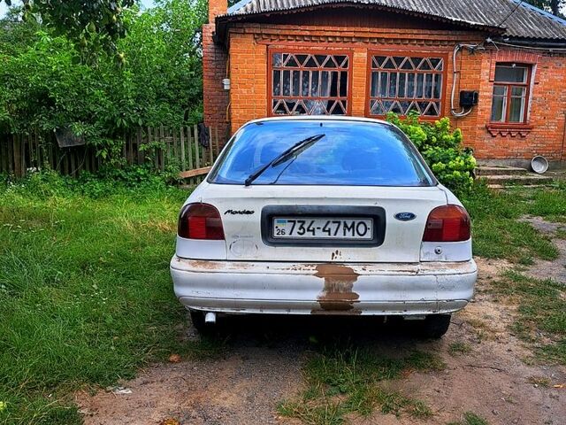 Белый Форд Мондео, объемом двигателя 1.8 л и пробегом 0 тыс. км за 1300 $, фото 4 на Automoto.ua