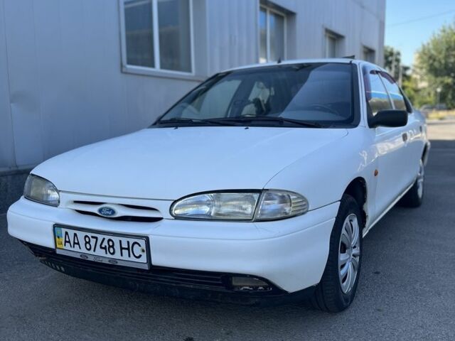 Білий Форд Мондео, об'ємом двигуна 1.6 л та пробігом 318 тис. км за 1700 $, фото 1 на Automoto.ua