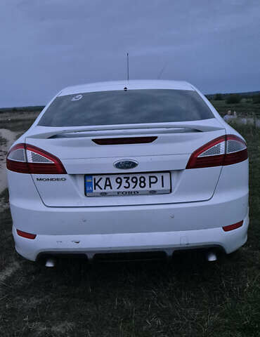 Белый Форд Мондео, объемом двигателя 2.5 л и пробегом 338 тыс. км за 7200 $, фото 5 на Automoto.ua