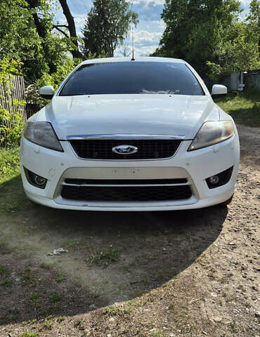 Белый Форд Мондео, объемом двигателя 2.5 л и пробегом 338 тыс. км за 7200 $, фото 11 на Automoto.ua