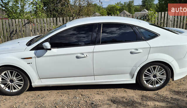 Белый Форд Мондео, объемом двигателя 2.5 л и пробегом 338 тыс. км за 7200 $, фото 10 на Automoto.ua