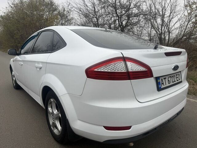 Белый Форд Мондео, объемом двигателя 2 л и пробегом 295 тыс. км за 6900 $, фото 12 на Automoto.ua