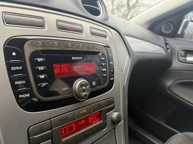 Белый Форд Мондео, объемом двигателя 2 л и пробегом 295 тыс. км за 6900 $, фото 20 на Automoto.ua