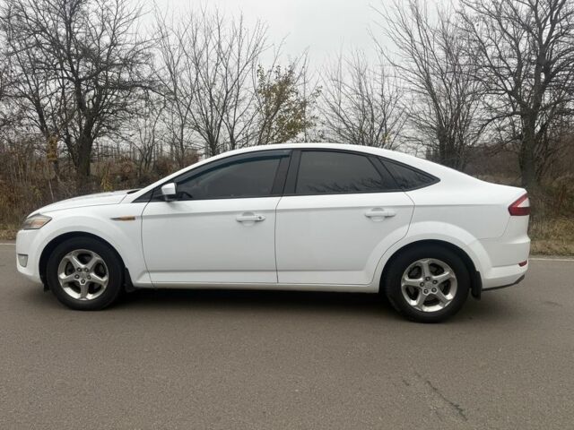 Белый Форд Мондео, объемом двигателя 2 л и пробегом 295 тыс. км за 6900 $, фото 6 на Automoto.ua