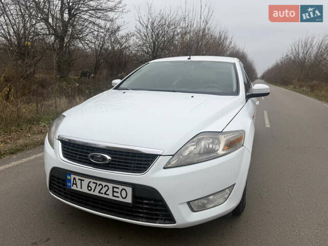 Белый Форд Мондео, объемом двигателя 2 л и пробегом 295 тыс. км за 6900 $, фото 1 на Automoto.ua