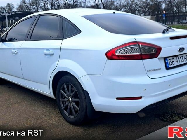 Белый Форд Мондео, объемом двигателя 2 л и пробегом 260 тыс. км за 9500 $, фото 1 на Automoto.ua