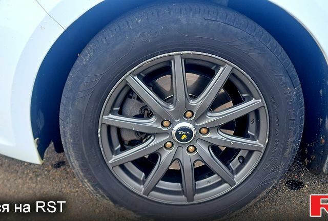 Белый Форд Мондео, объемом двигателя 2 л и пробегом 260 тыс. км за 9500 $, фото 11 на Automoto.ua