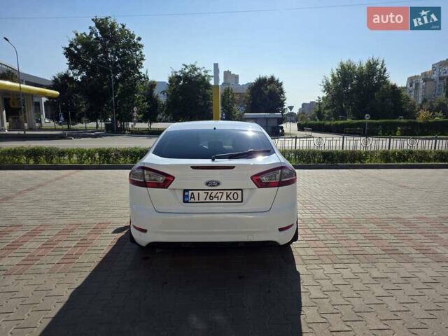 Белый Форд Мондео, объемом двигателя 2 л и пробегом 129 тыс. км за 10500 $, фото 6 на Automoto.ua