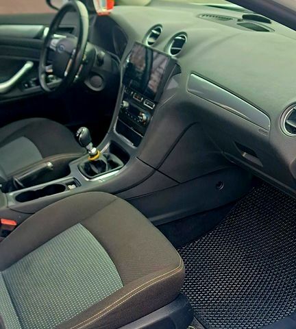 Белый Форд Мондео, объемом двигателя 2 л и пробегом 260 тыс. км за 9500 $, фото 5 на Automoto.ua