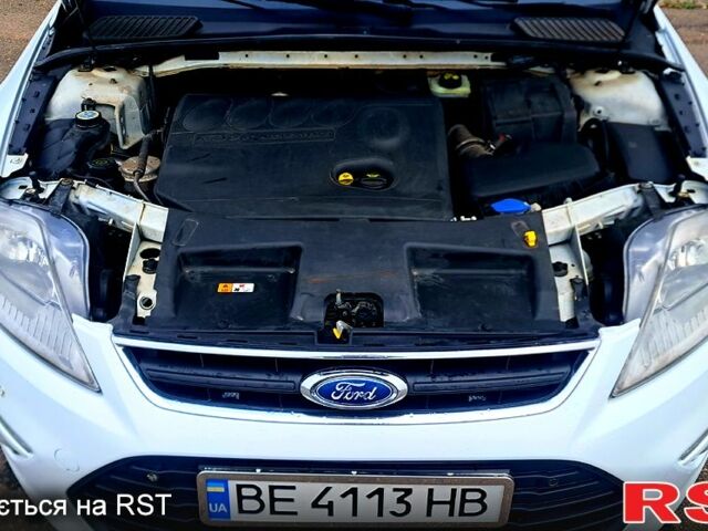 Белый Форд Мондео, объемом двигателя 2 л и пробегом 260 тыс. км за 9500 $, фото 8 на Automoto.ua