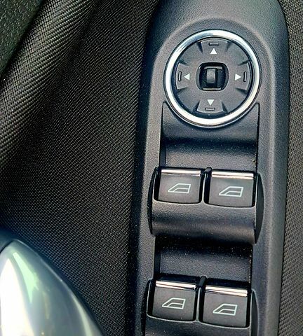 Белый Форд Мондео, объемом двигателя 2 л и пробегом 260 тыс. км за 9500 $, фото 6 на Automoto.ua