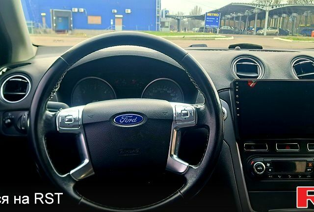 Белый Форд Мондео, объемом двигателя 2 л и пробегом 260 тыс. км за 9500 $, фото 7 на Automoto.ua