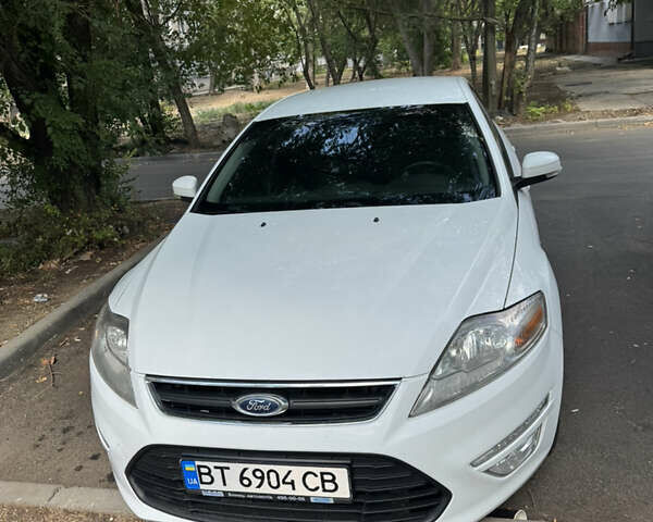 Белый Форд Мондео, объемом двигателя 1.6 л и пробегом 216 тыс. км за 8500 $, фото 1 на Automoto.ua