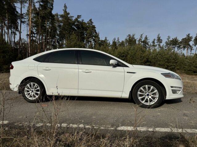 Белый Форд Мондео, объемом двигателя 1.6 л и пробегом 183 тыс. км за 12900 $, фото 6 на Automoto.ua