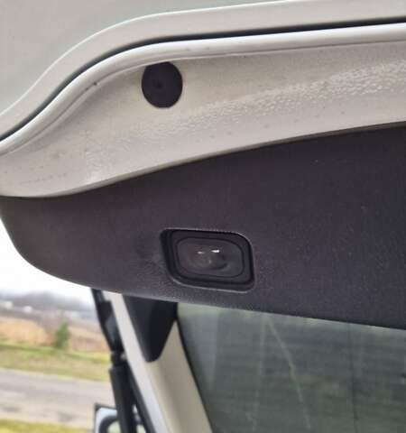 Белый Форд Мондео, объемом двигателя 2 л и пробегом 297 тыс. км за 13900 $, фото 60 на Automoto.ua