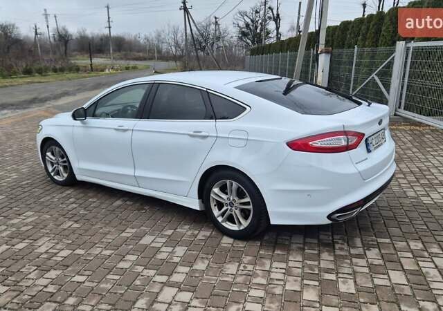 Белый Форд Мондео, объемом двигателя 2 л и пробегом 297 тыс. км за 13900 $, фото 4 на Automoto.ua