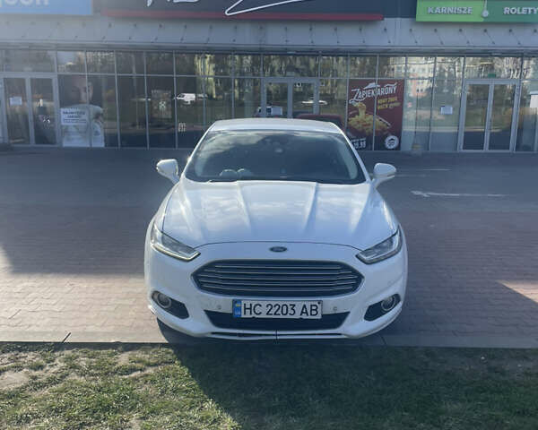 Белый Форд Мондео, объемом двигателя 2 л и пробегом 290 тыс. км за 13999 $, фото 1 на Automoto.ua