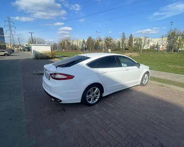 Белый Форд Мондео, объемом двигателя 2 л и пробегом 290 тыс. км за 13999 $, фото 4 на Automoto.ua