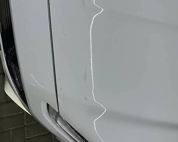 Белый Форд Мондео, объемом двигателя 2 л и пробегом 178 тыс. км за 10000 $, фото 7 на Automoto.ua