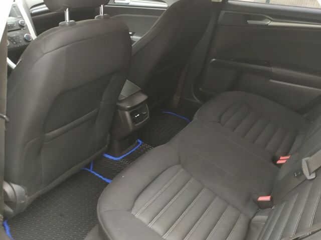 Белый Форд Мондео, объемом двигателя 1.6 л и пробегом 196 тыс. км за 10500 $, фото 16 на Automoto.ua