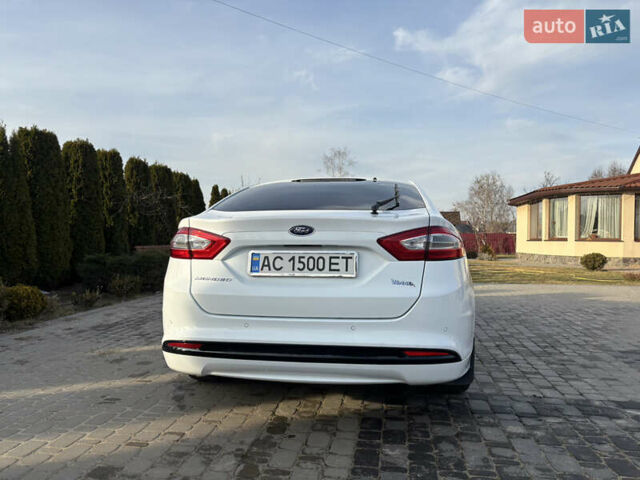 Белый Форд Мондео, объемом двигателя 2 л и пробегом 225 тыс. км за 13500 $, фото 12 на Automoto.ua