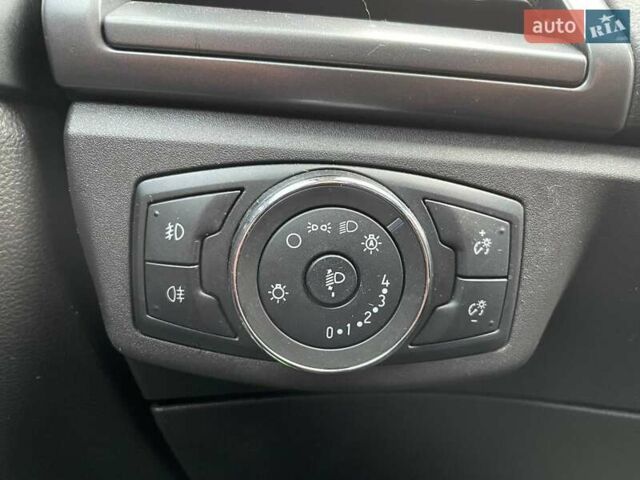 Форд Мондео 2017 в Киеве на Automoto.ua Белый Форд Мондео, объемом двигателя 1.5 л и пробегом 174 тыс. км за 12490 $, фото 16 на Automoto.ua