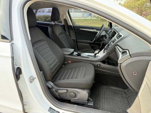 Белый Форд Мондео, объемом двигателя 2 л и пробегом 81 тыс. км за 14950 $, фото 22 на Automoto.ua