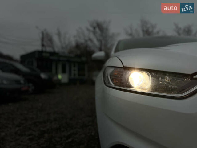 Белый Форд Мондео, объемом двигателя 1.5 л и пробегом 176 тыс. км за 11500 $, фото 19 на Automoto.ua