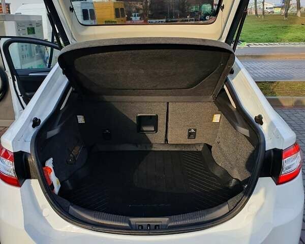 Форд Мондео 2017 в Ивано-Франковске на Automoto.ua Белый Форд Мондео, объемом двигателя 2 л и пробегом 170 тыс. км за 15500 $, фото 22 на Automoto.ua