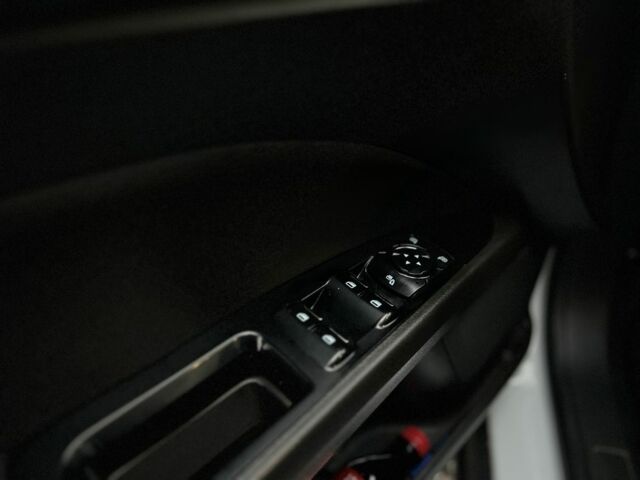 Белый Форд Мондео, объемом двигателя 1.5 л и пробегом 176 тыс. км за 11500 $, фото 12 на Automoto.ua