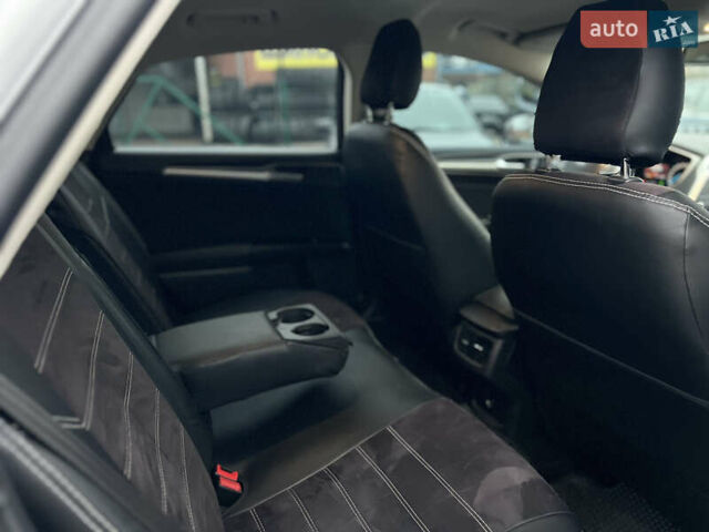 Белый Форд Мондео, объемом двигателя 1.5 л и пробегом 176 тыс. км за 11500 $, фото 7 на Automoto.ua