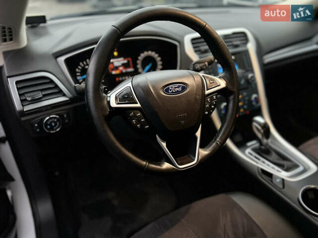 Белый Форд Мондео, объемом двигателя 1.5 л и пробегом 176 тыс. км за 11500 $, фото 14 на Automoto.ua