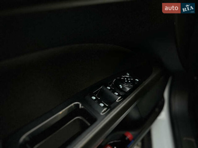 Белый Форд Мондео, объемом двигателя 1.5 л и пробегом 176 тыс. км за 11500 $, фото 12 на Automoto.ua