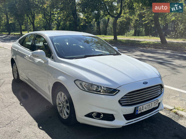 Білий Форд Мондео, об'ємом двигуна 2 л та пробігом 106 тис. км за 15708 $, фото 1 на Automoto.ua