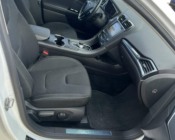 Белый Форд Мондео, объемом двигателя 2 л и пробегом 56 тыс. км за 21500 $, фото 12 на Automoto.ua