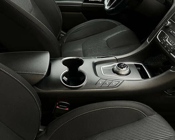 Белый Форд Мондео, объемом двигателя 2 л и пробегом 233 тыс. км за 17100 $, фото 34 на Automoto.ua