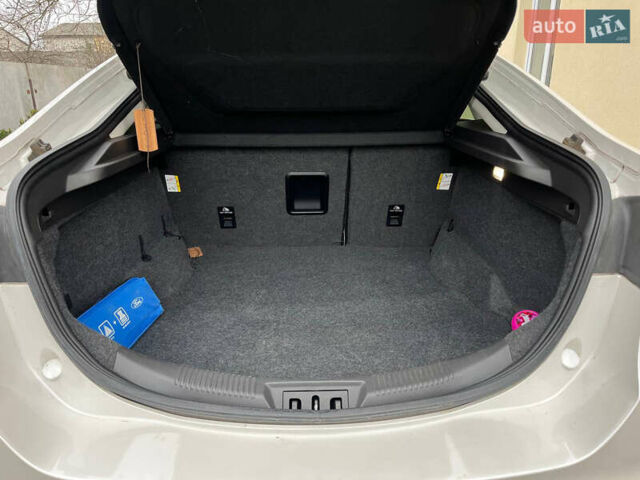 Белый Форд Мондео, объемом двигателя 2 л и пробегом 233 тыс. км за 17100 $, фото 37 на Automoto.ua